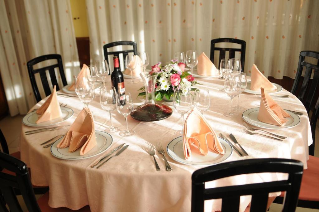 Hotel Garcas Lavacolla Bagian luar foto